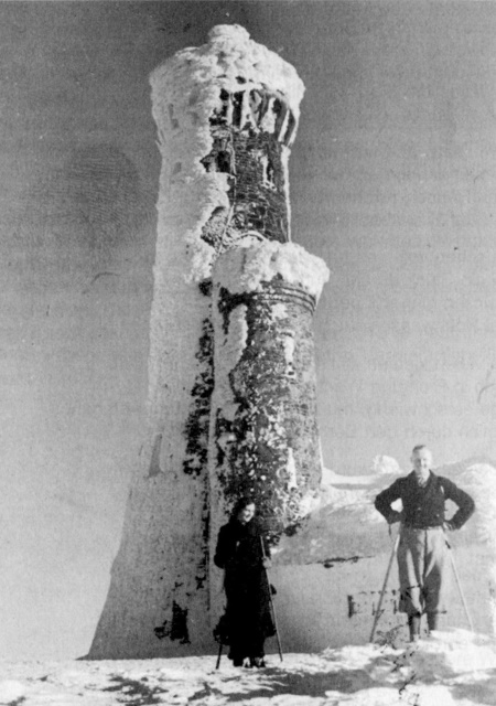 Kaiser-Wilhelm-Turm auf dem Glatzer Schneeberg im Winter. Foto: Leister